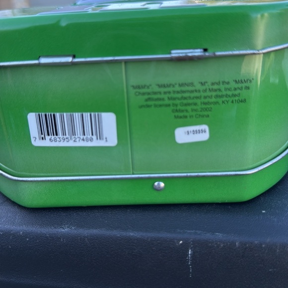 M & M Vintage Green Character Tin Lunchbox - Picture 4 of 4